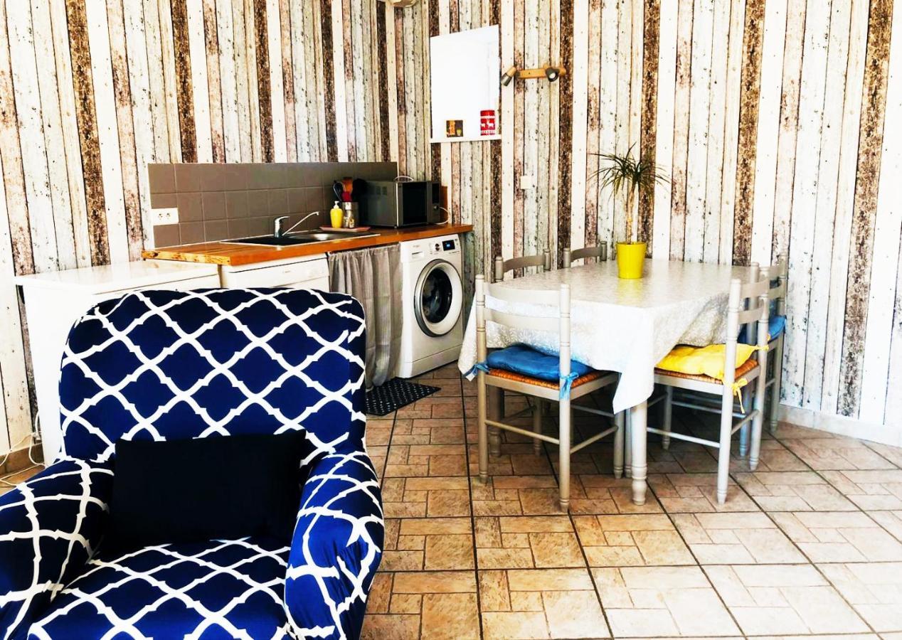 Maison De La Besliere Meuble De Tourisme 2 Etoiles Folligny Ngoại thất bức ảnh